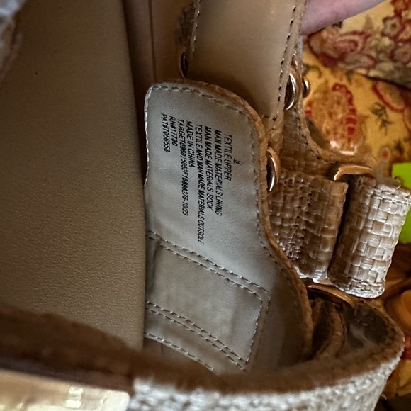 Sandals - Picture 4 of 4